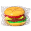 Juguete hamburguesa envuelto en plástico transparente.webp