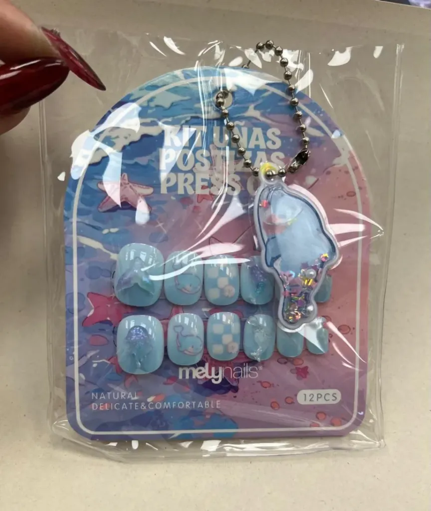 Kit uñas postizas press on para niñas con llavero (Rojo)